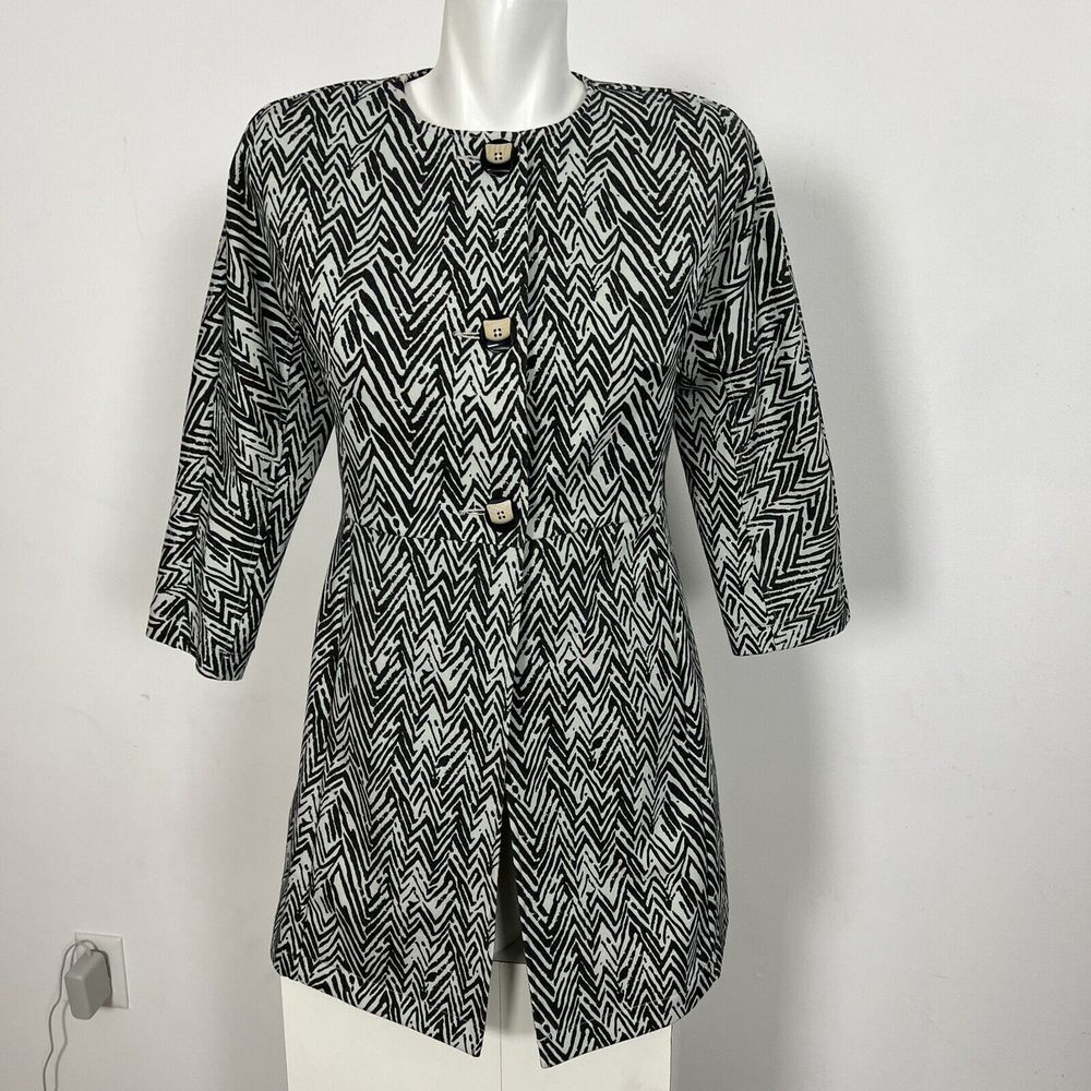 CAbi #3034‎ Womens Size XS Black White 3/4 Sleeve Zig Zag Ponte Knit Jacket